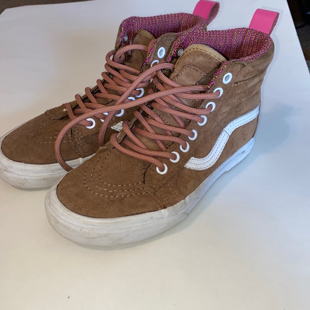 Bans. Brown size 6.5